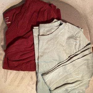 2 long sleeve women’s t shirts